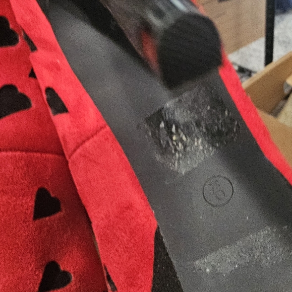 Queen of Hearts Heels size 9 - Picture 3 of 3